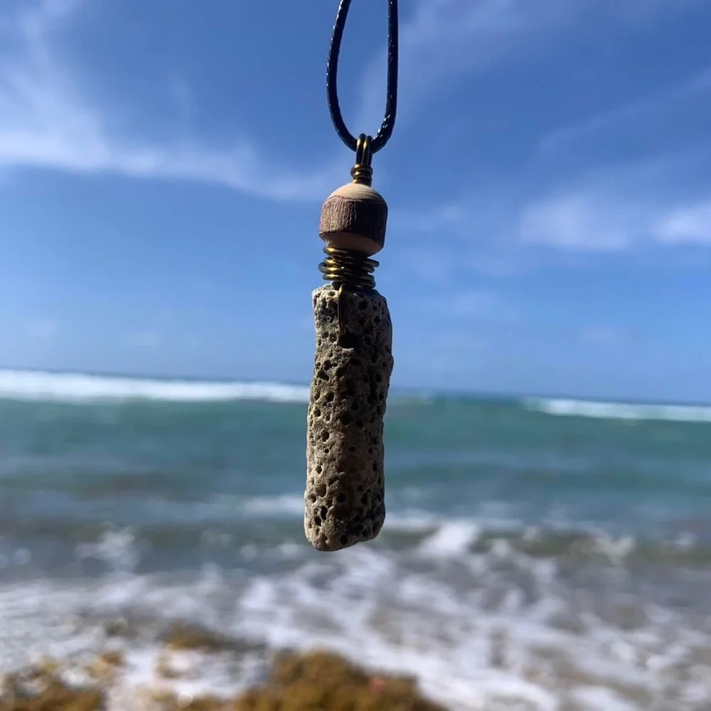Wire wrapped coral and wood bead Necklace bohemian beach jewelry - Picture 3 of 4